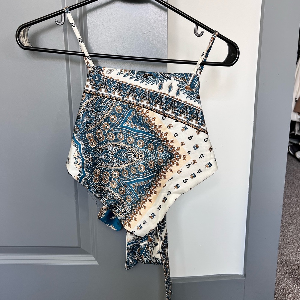 SHEIN Blue and White Paisley Crop Top